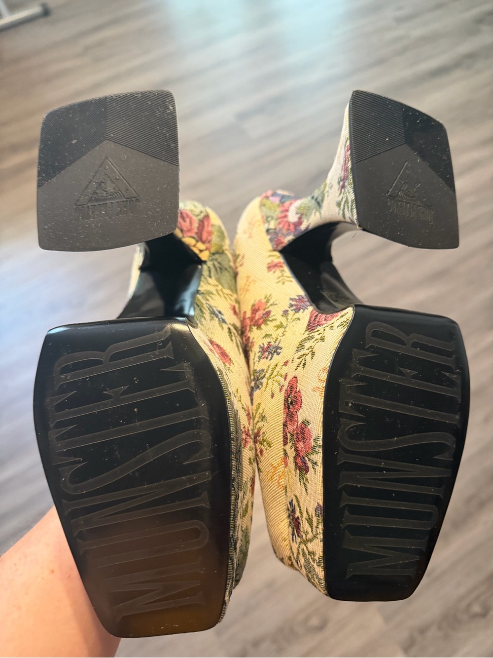 John Fluevog Mega Munster Tapestry Heels 9W - Picture 6 of 6